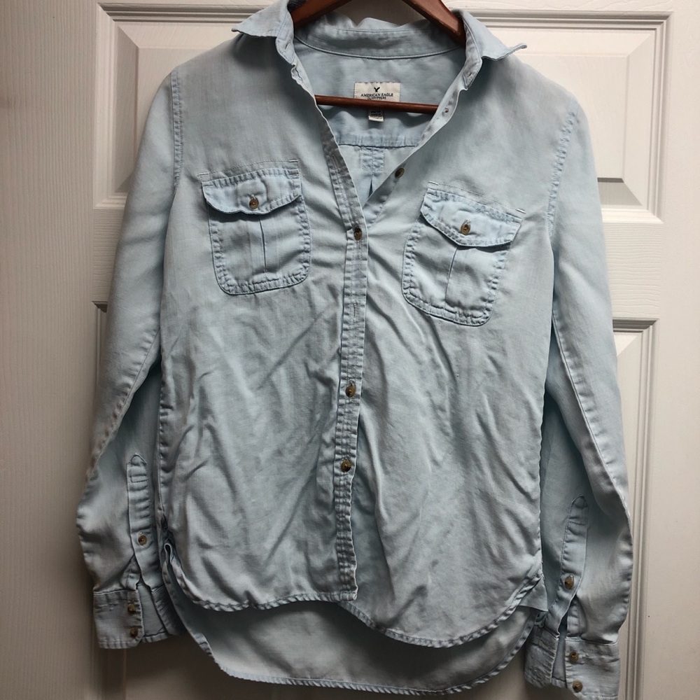 American Eagle Outfitters XS Light Blue Button-Down Shirt